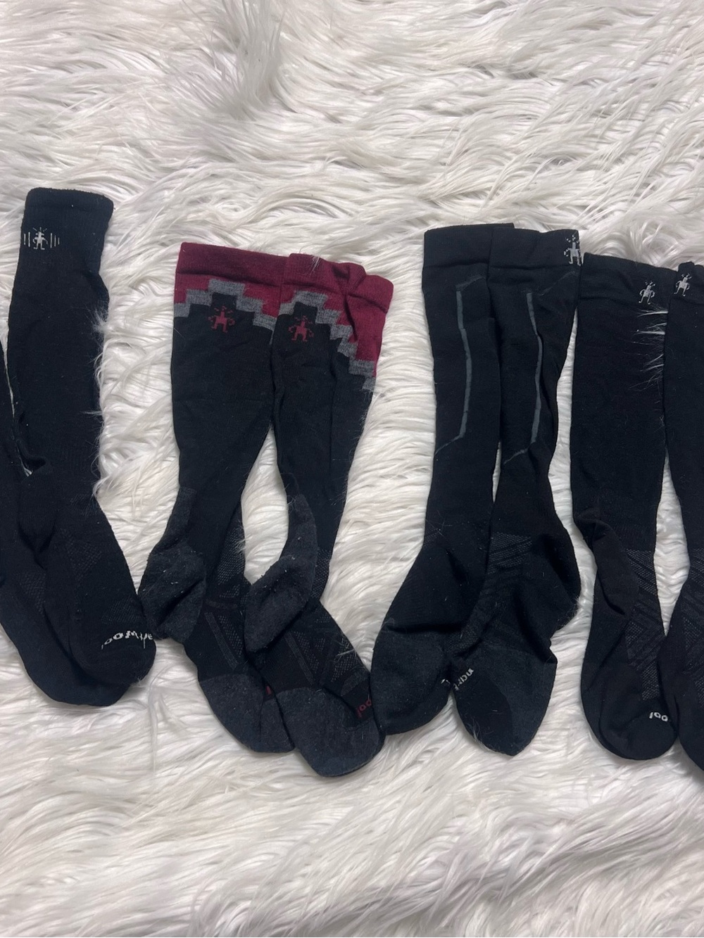 Smartwool bundle- 4 pairs merino Black Athletic Crew Socks with Maroon Accent
